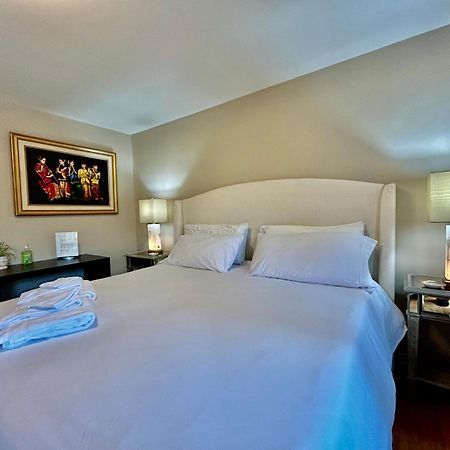 North Nanaimo Gem - Garden-View Room With Private Ensuite エクステリア 写真